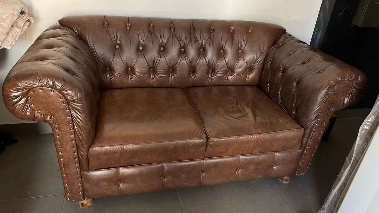 Sofá/Namoradeira Chesterfield  - Foto 2