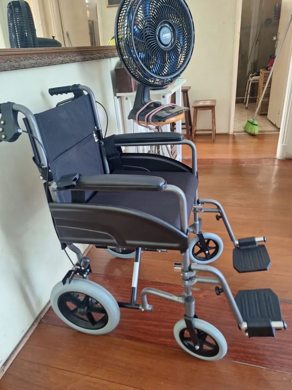 Cadeira de roda Mobil  - Foto 3