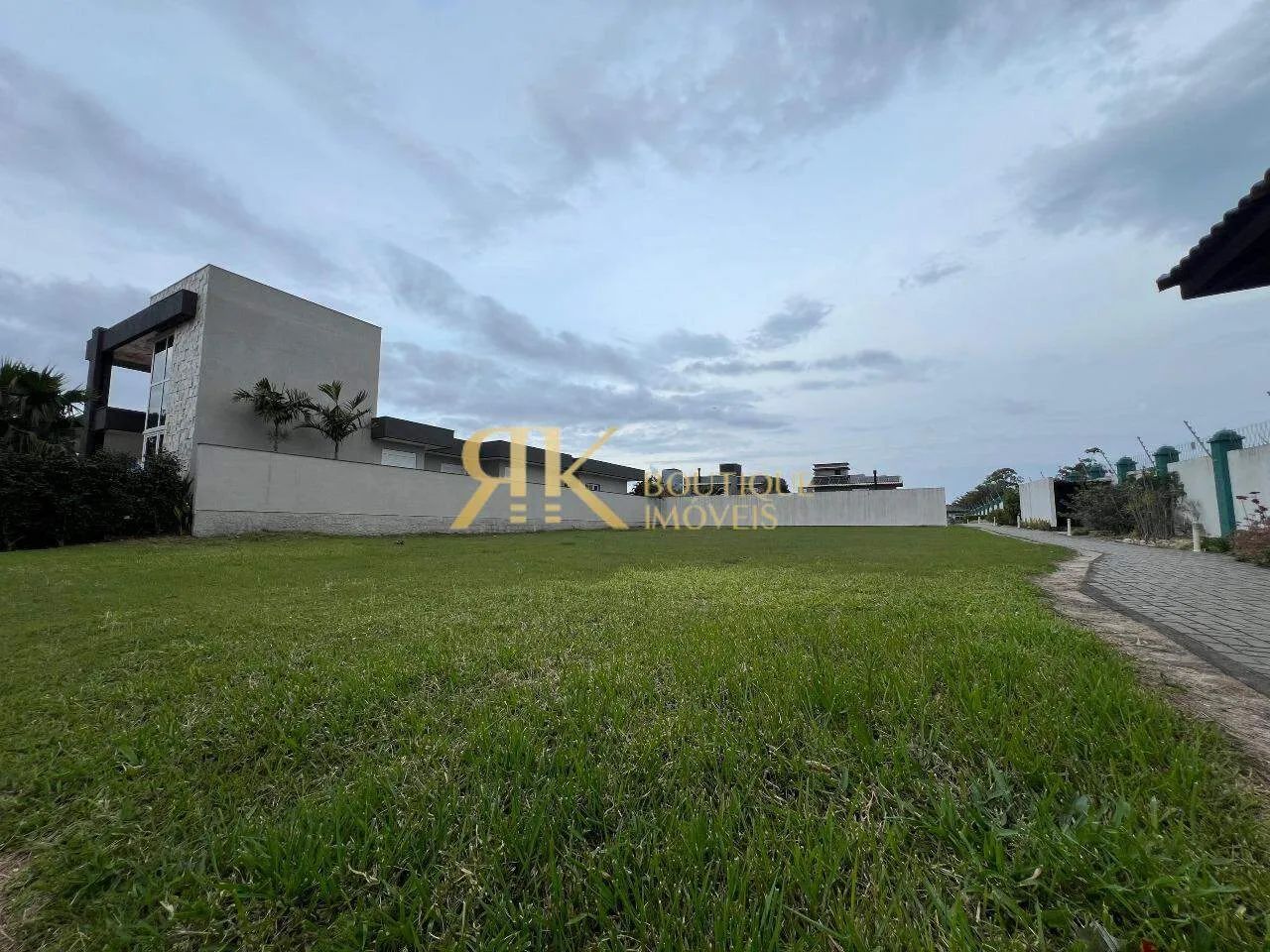 Lote de 510m² em condomínio alto padrão