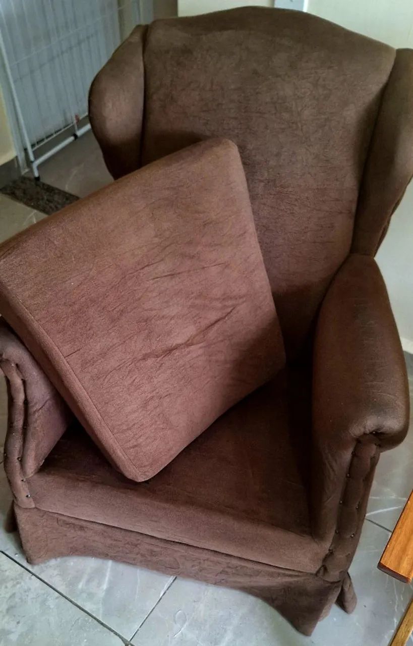 Poltrona Retrô Reformada em SUEDE - Foto 3