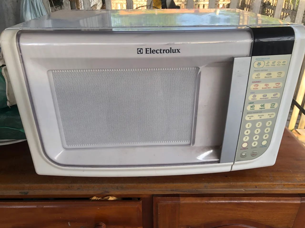 Vendo um micro-ondas Eletrolux.  - Foto 2