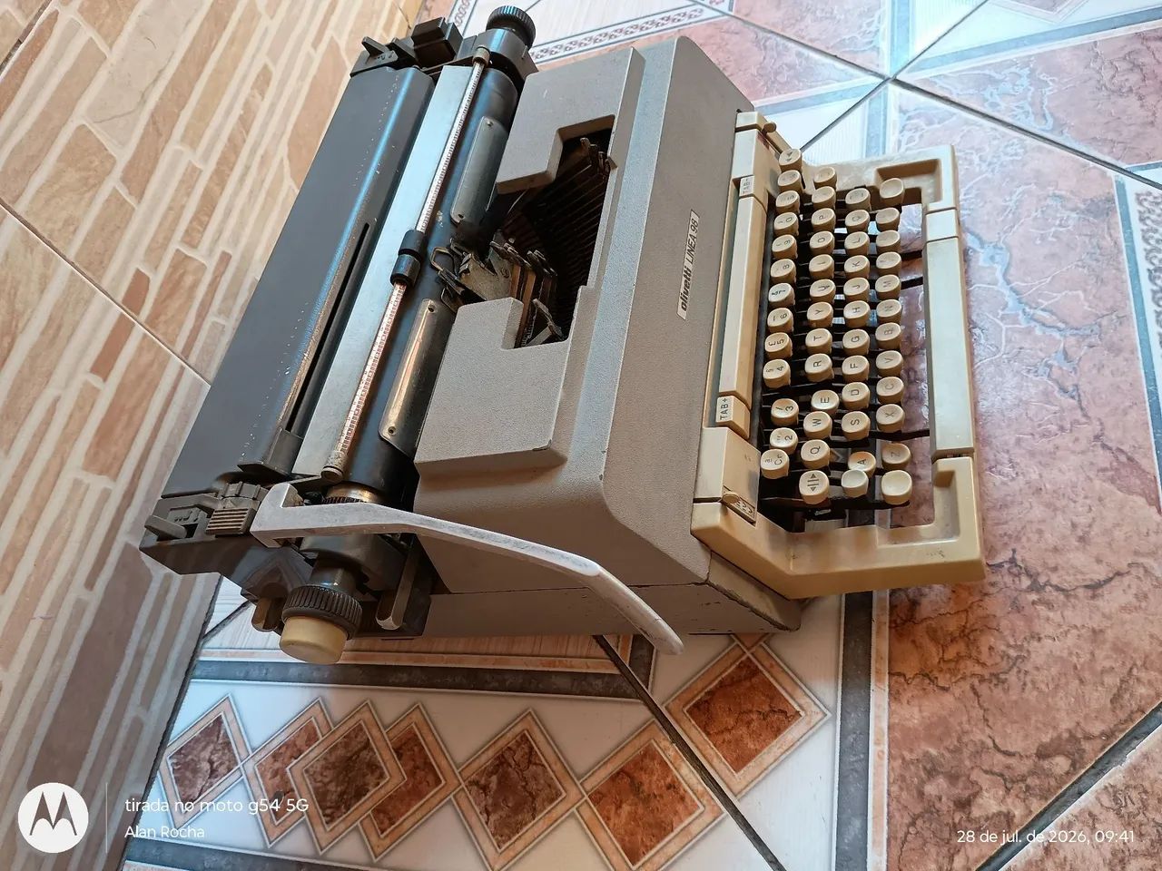 Máquina de escrever antiga  - Foto 4