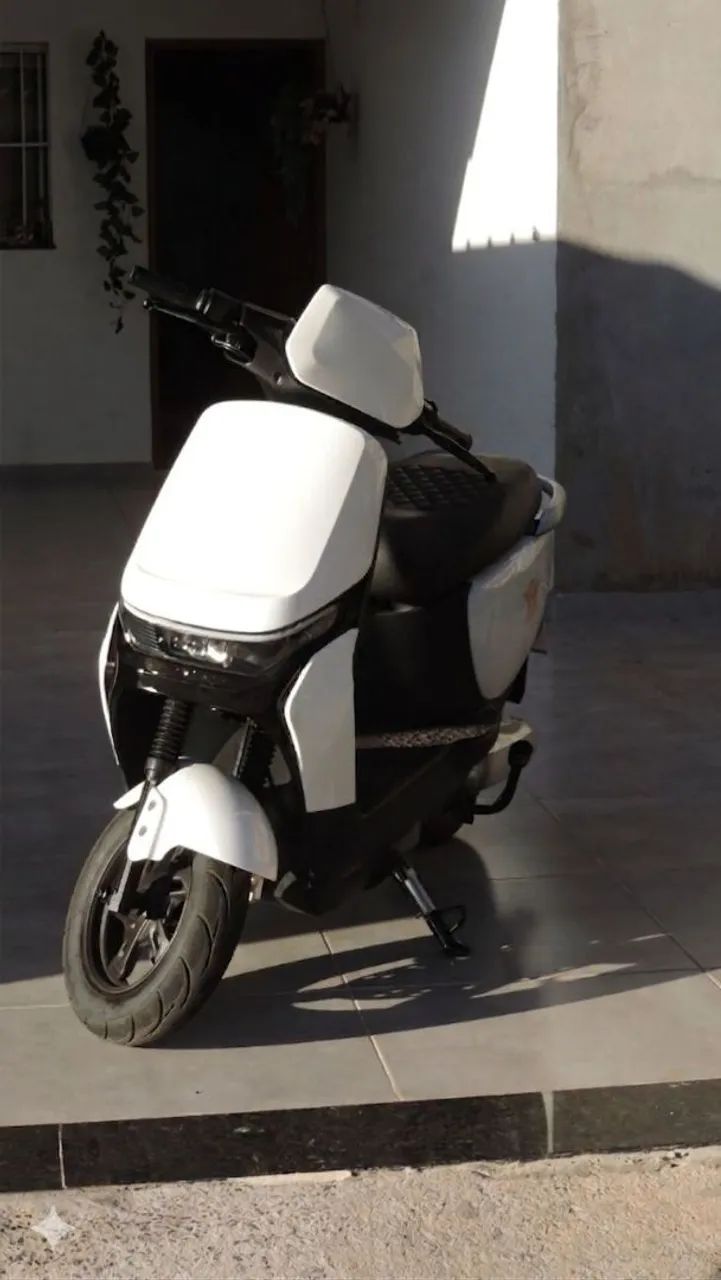 SCOOTER ELÉTRICA COMPLETA NOVA