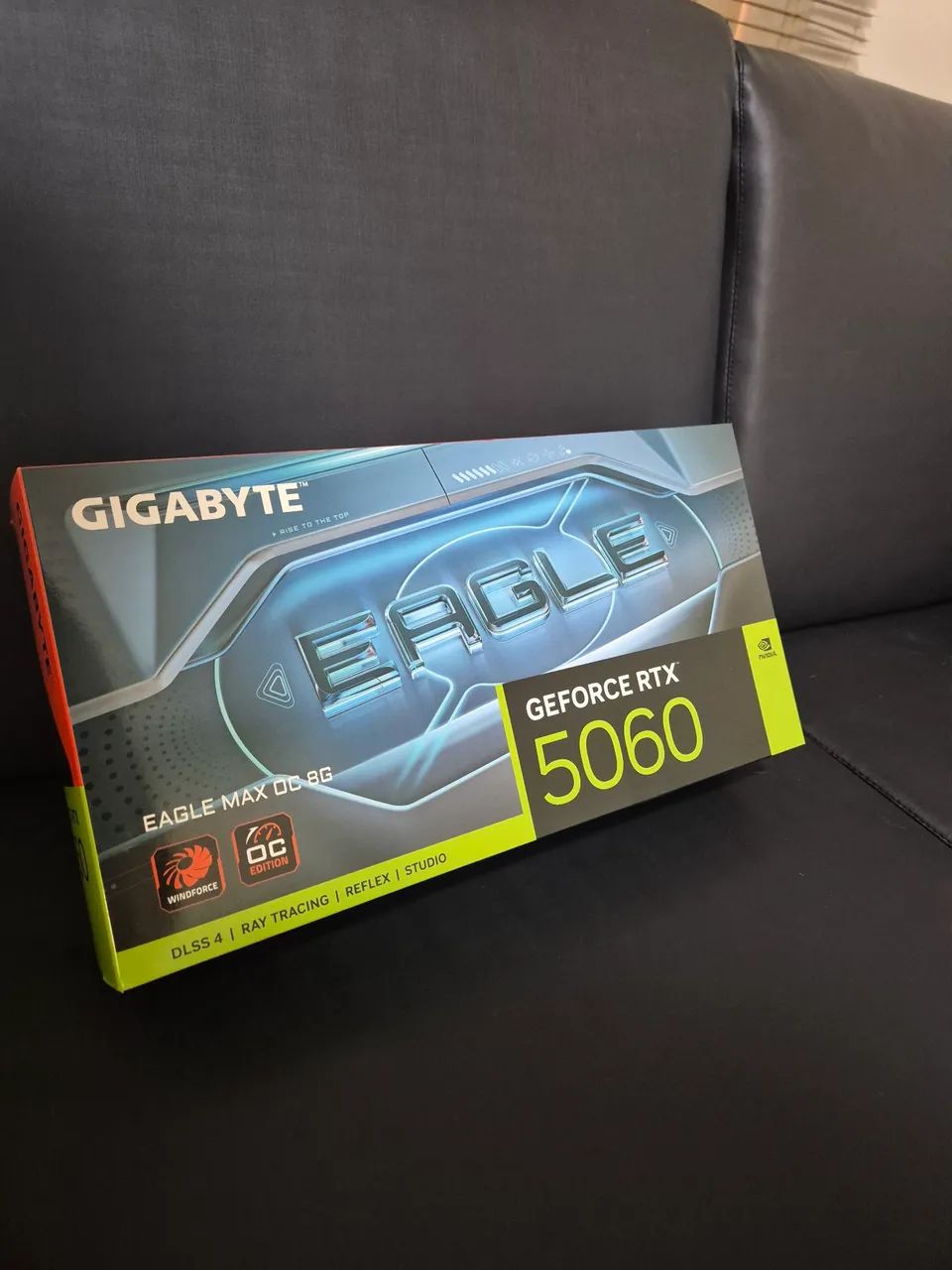 Placa de vídeo RTX 5060 Eagle Max 8GB DDR7