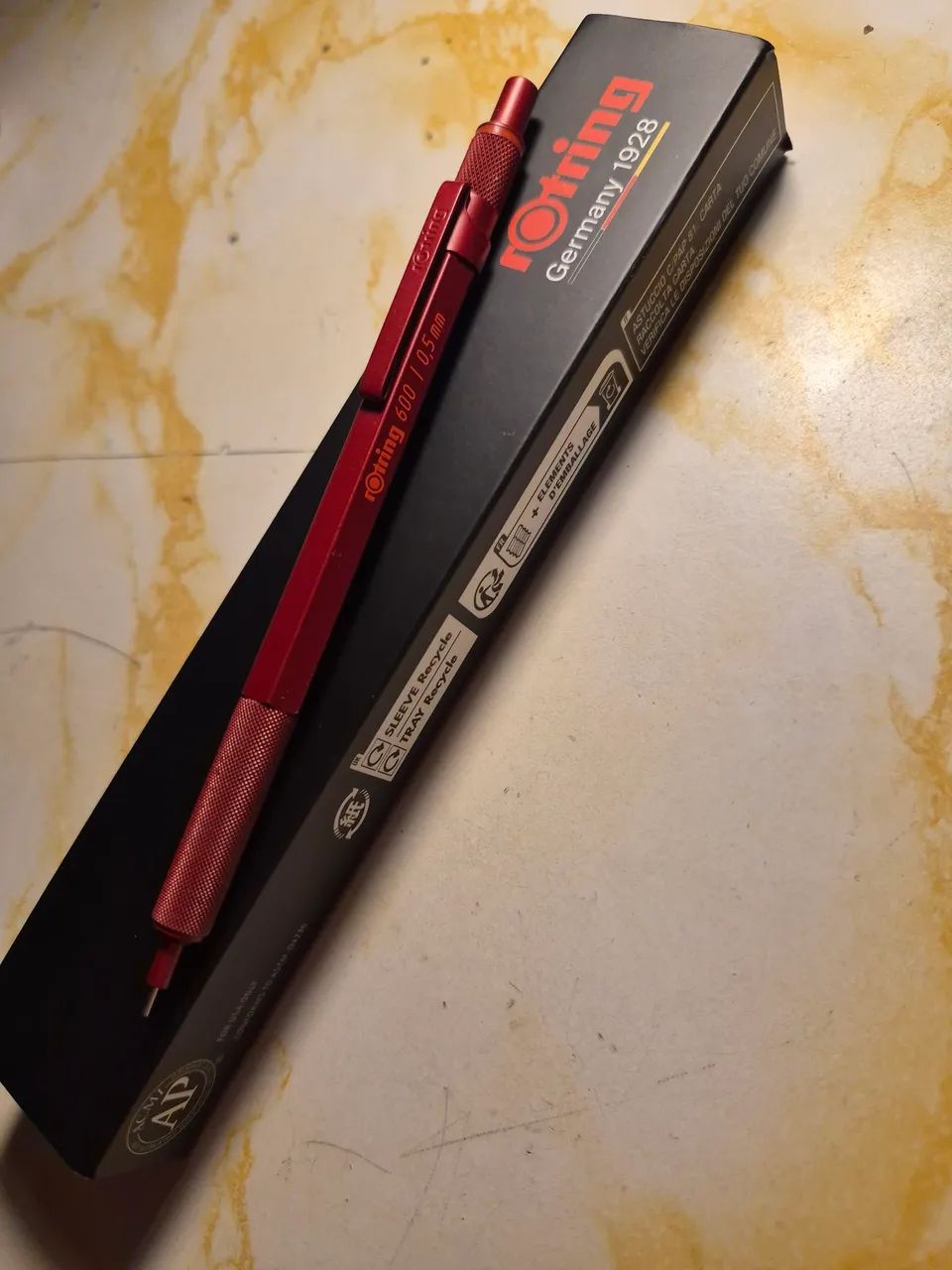 Lapiseira rOtring 600 0.5 com caixa e manual originais - Foto 4