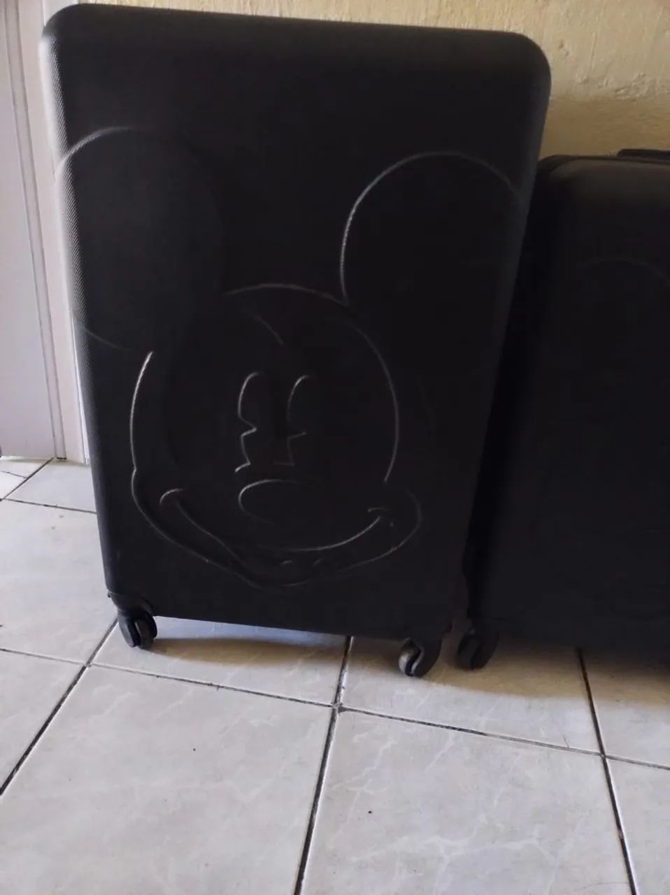 Malas para viagem Mickey bagaggio P/M/G Usada - Foto 4