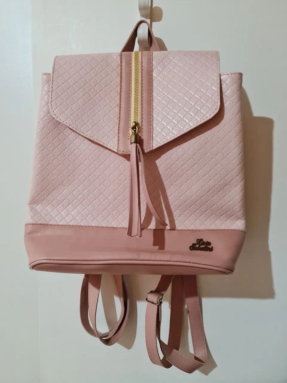 BOLSA MOCHILA ROSA SEMI NOVA PRATICAMENTE SEM USO 