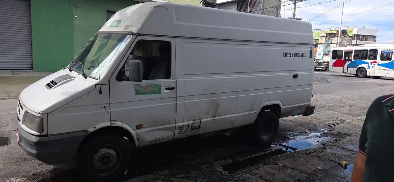Iveco Daily Furgão Longo 49.1 8V2 2.8 120cv Diesel Mec. 2001