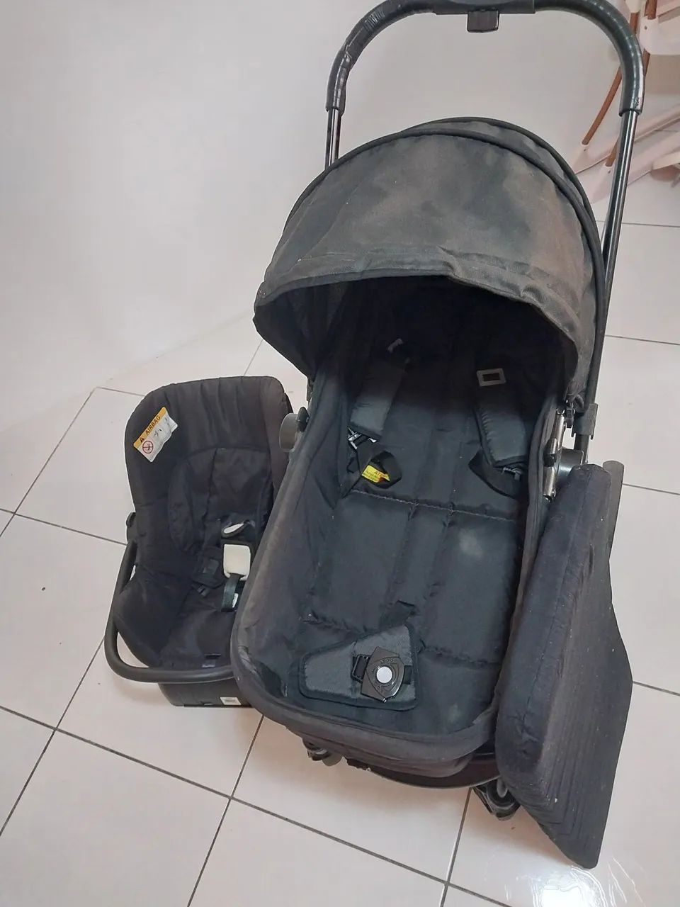 Carrinho + Bebê conforto + Base para carro Olympus Galzerano