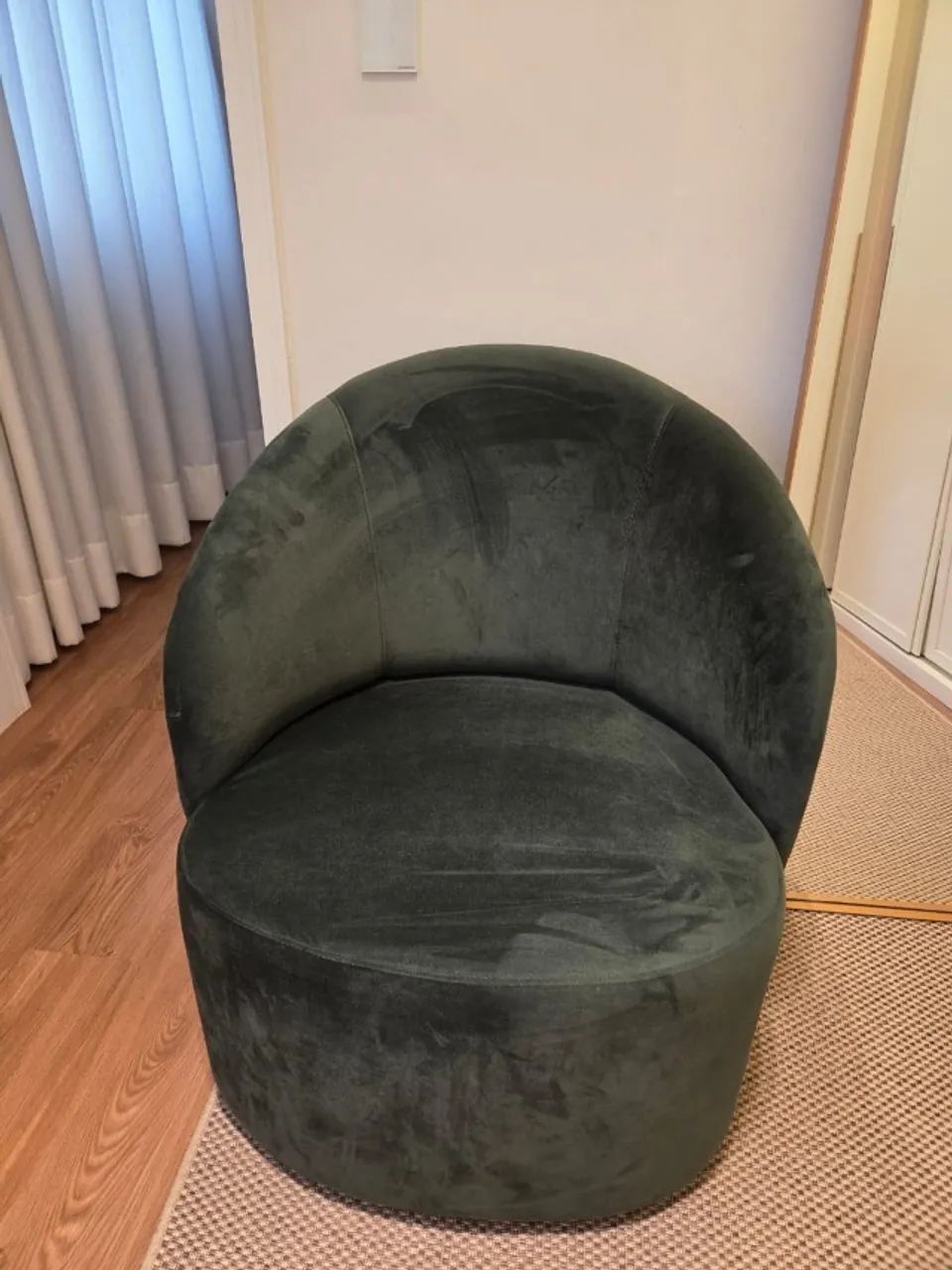 Poltrona verde organica, sem marcas de uso - Foto 4