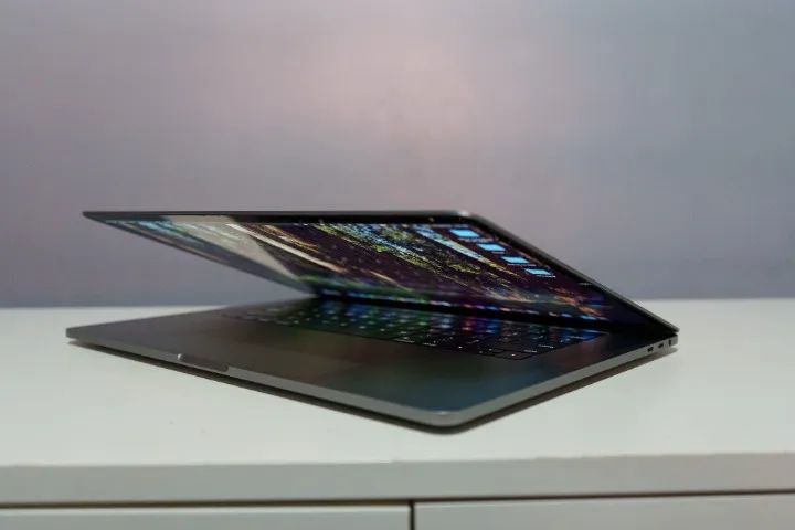 MacBook Pro 2019 Touch Bar 15.6