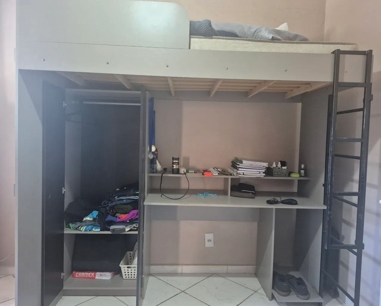 Cama Loft Solteiro Funcional com escrivaninha e guarda roupa