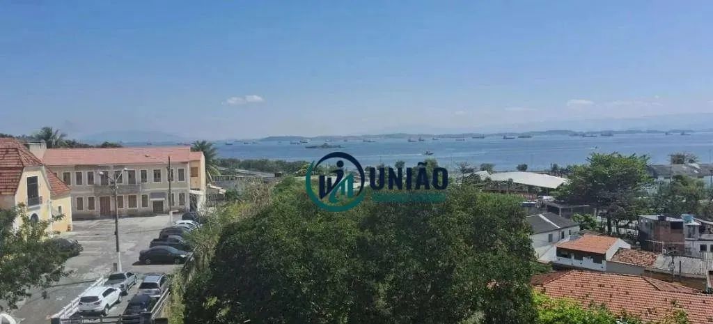 Lindo apartamento com 2 dormitórios, vista livre, excelente localização !