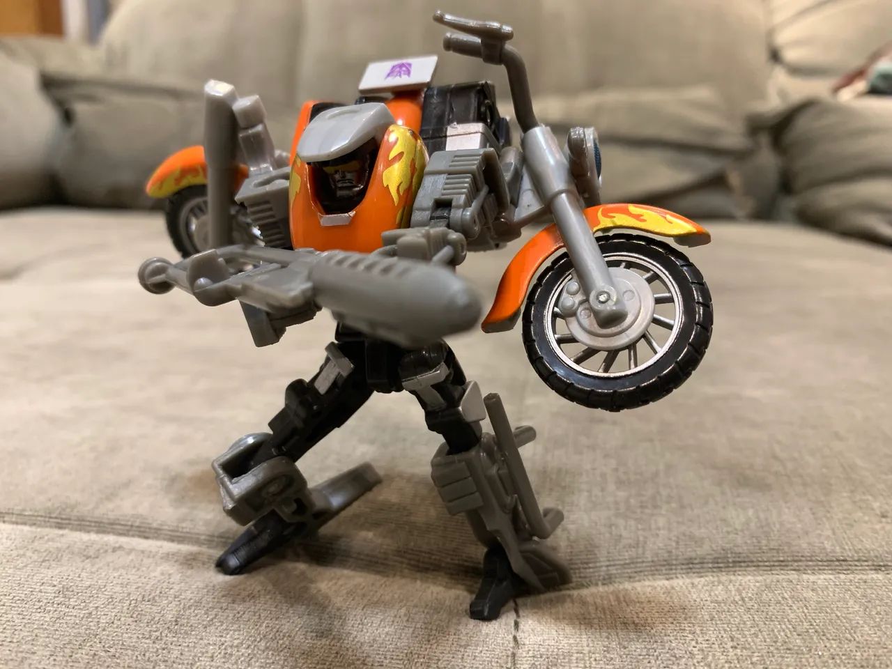 Transformers Cybertron Lugnutz - Scout Class | Hasbro