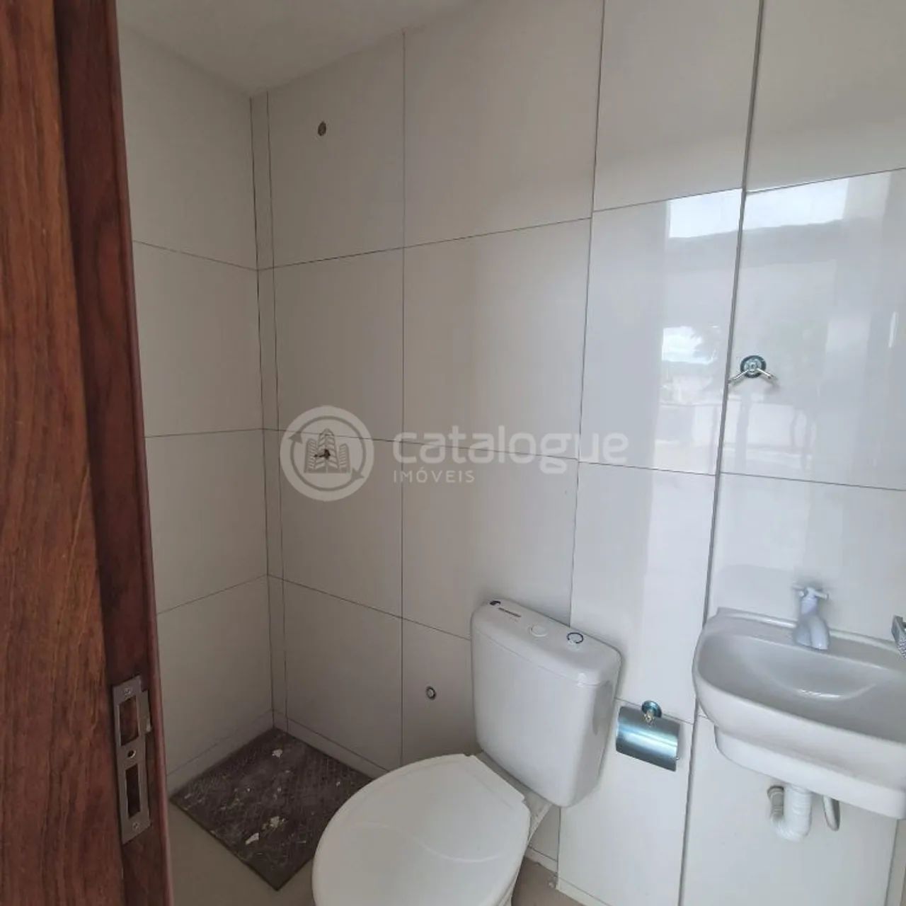 Alugo 9 salas comerciaide 24 e 18 m2 com banheiro e espaço pra cozinha - Foto 4