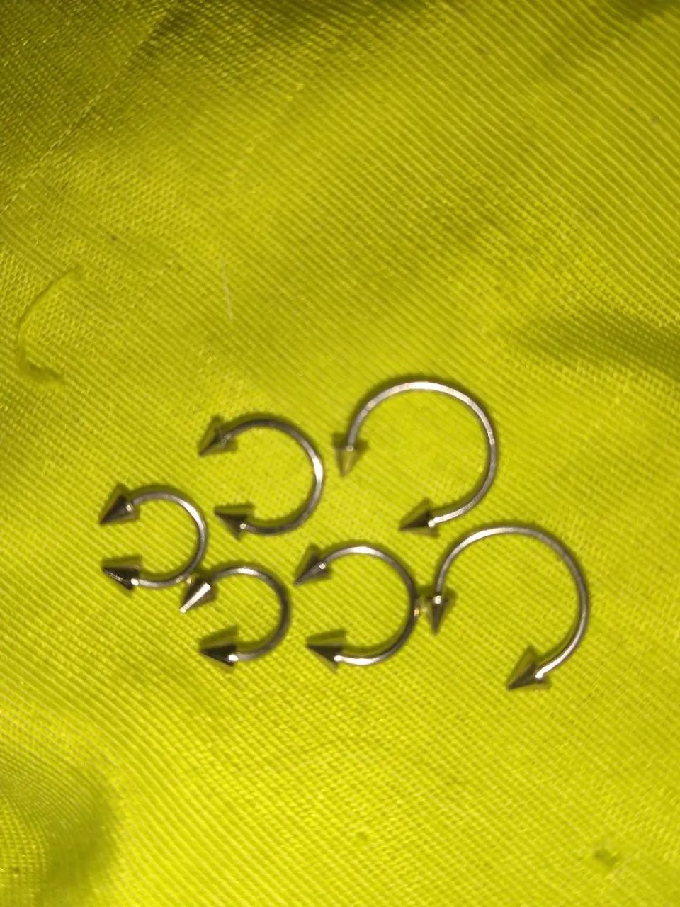 Vendo Kit piercing em aço 