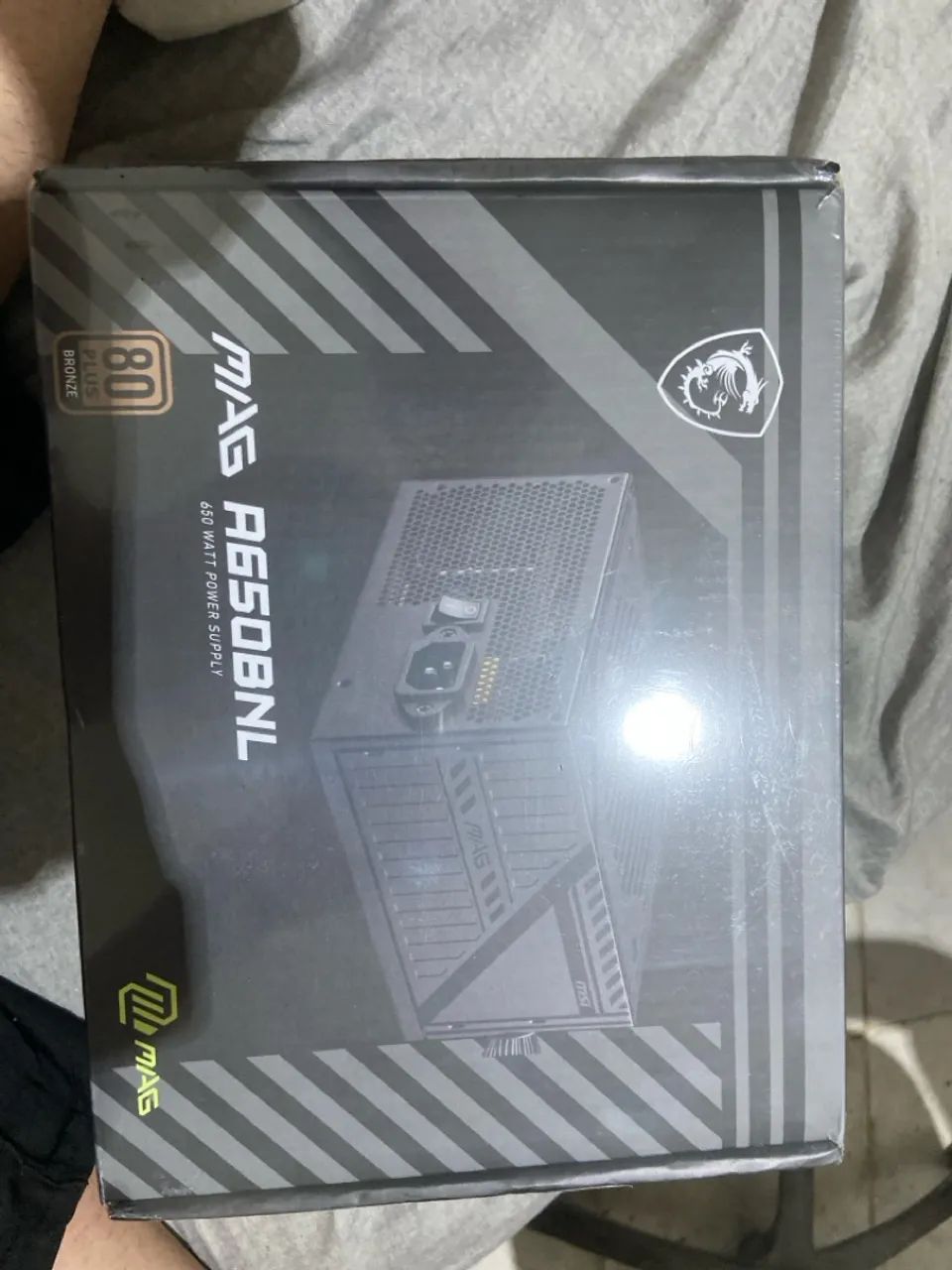 Fonte msi mag 650W LACRADA