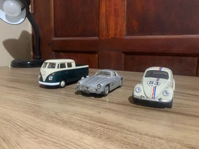 Miniaturas Colecionáveis de Ferro - Modelos Clássicos  - Foto 2