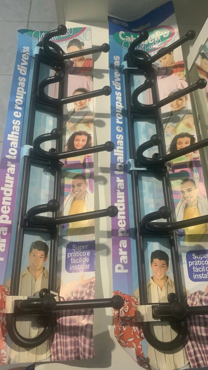 2 cabideiros de parede