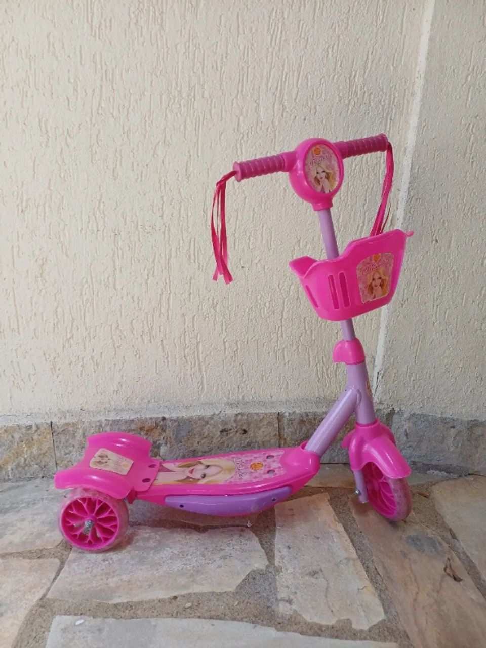 Dois Patinetes infantis