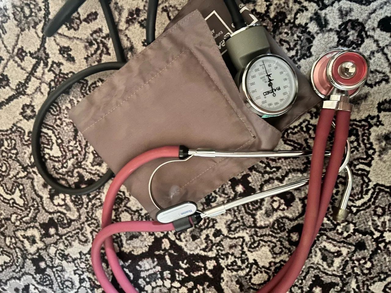 Kit Aparelho de Pressão P.A.MED + Estetoscópio Rappaport