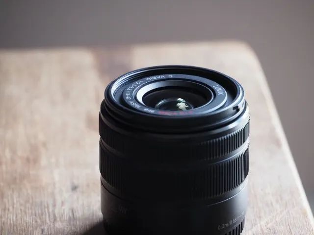 Lente Panasonic Lumix G Vario 14-42mm f/3.5-5.6 II ASPH. MEGA O.I.S. - Foto 3