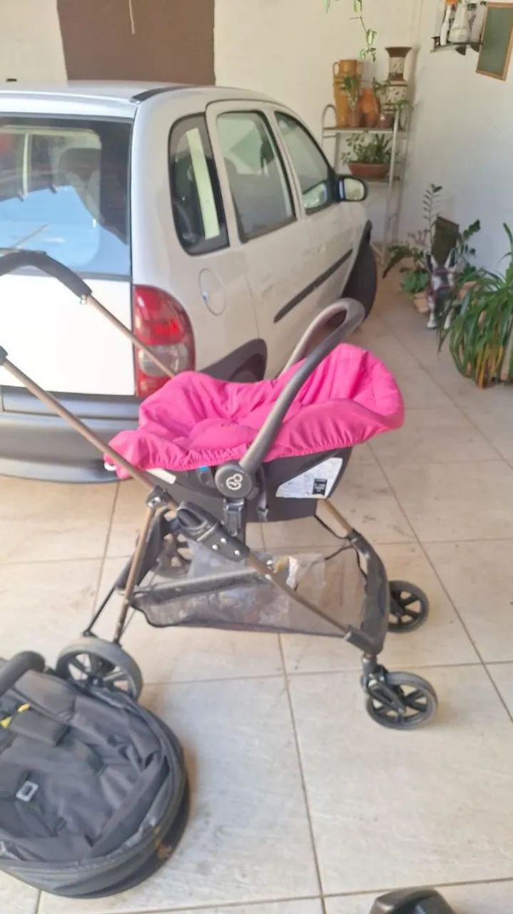Carrinho de bebê galzerano com base