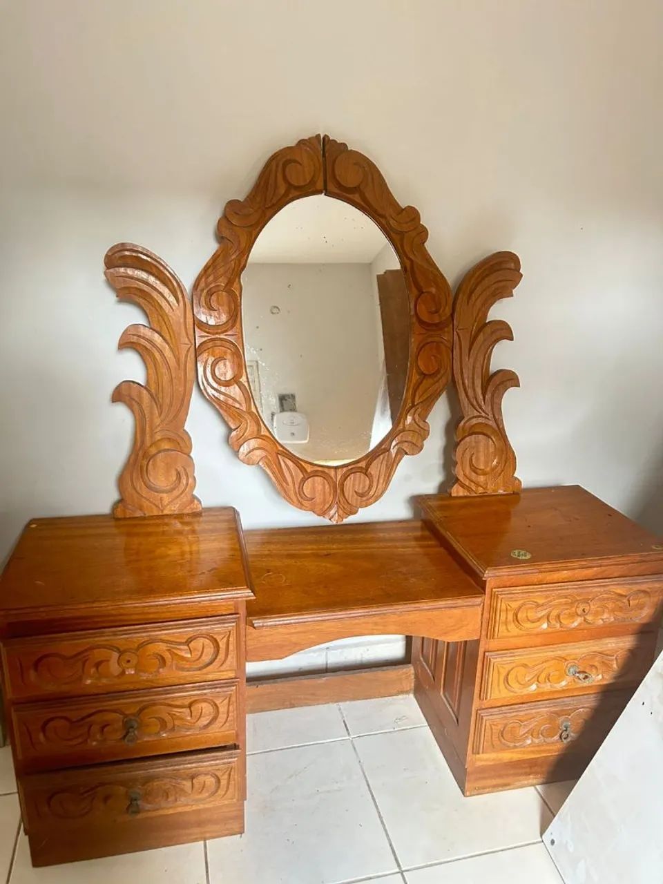 Penteadeira em madeira