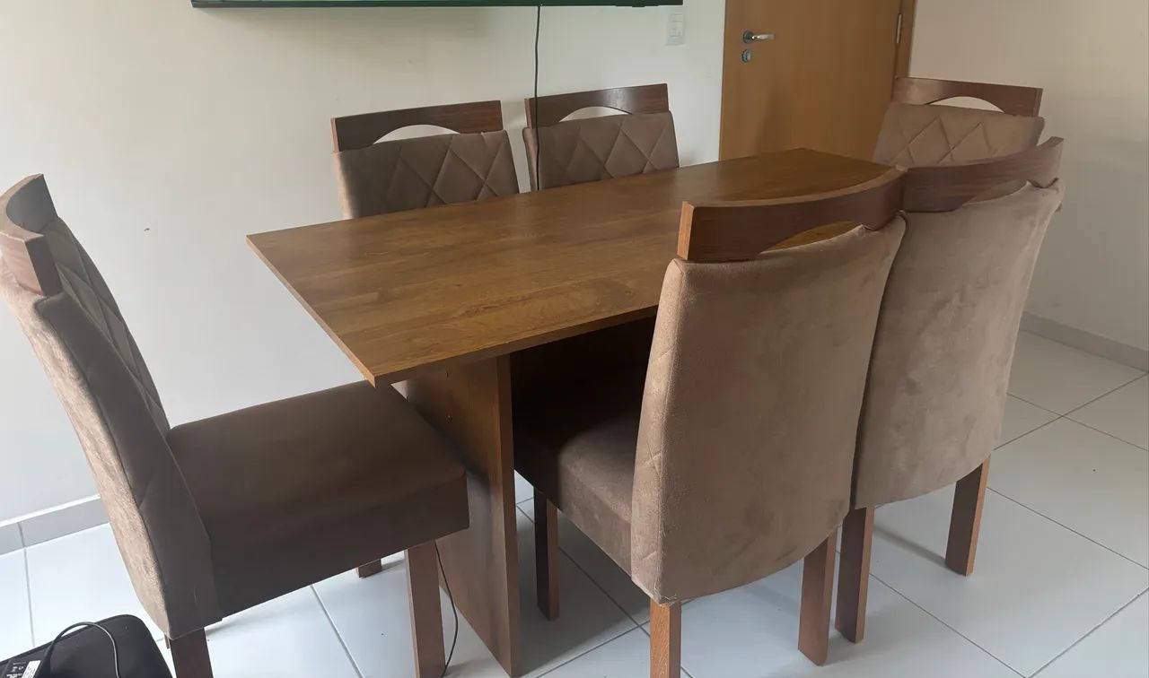 Mesa 6 cadeiras 