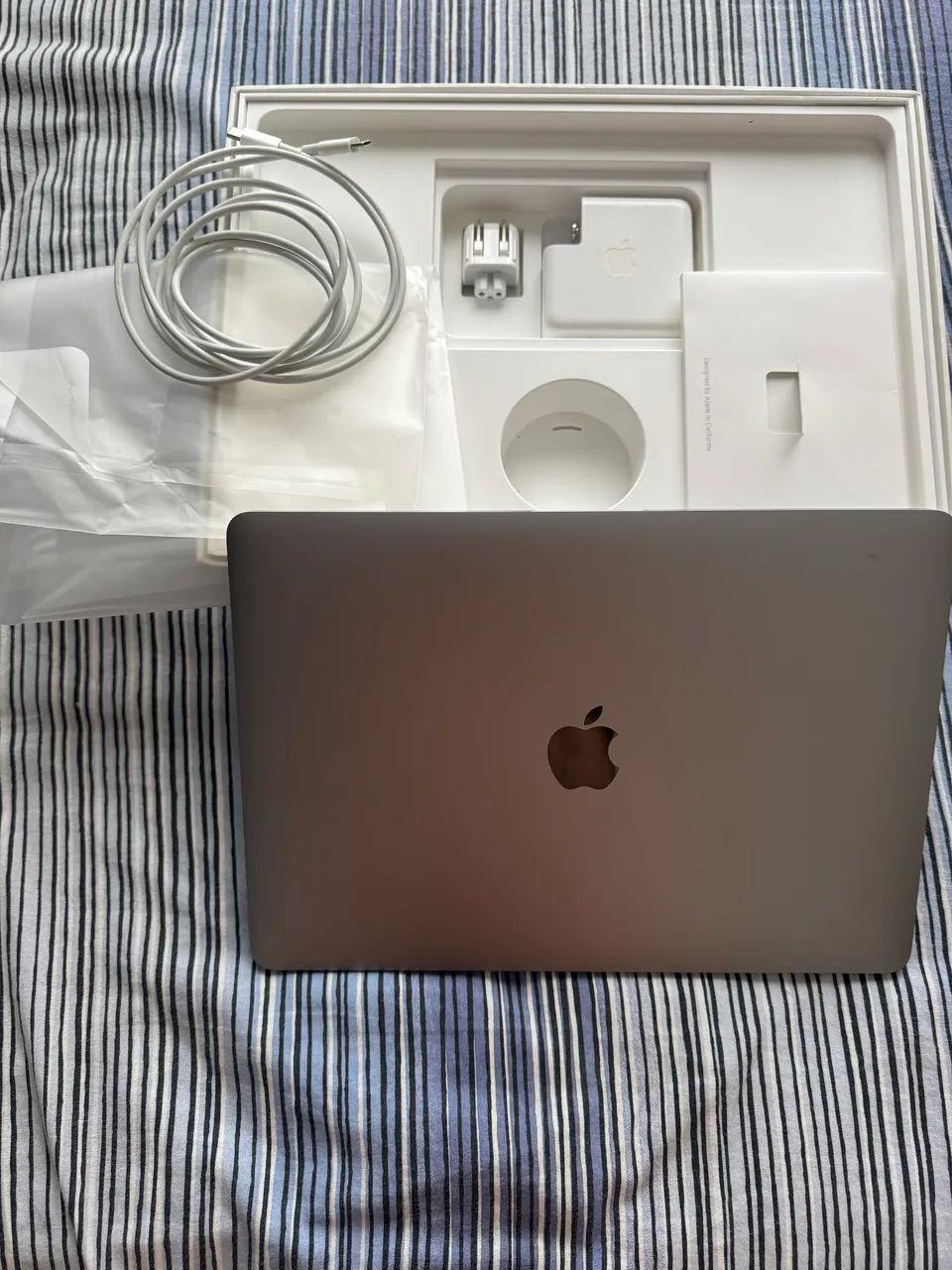 MacBook PRO M2- 256 GB - 8GB ( como ZERO ) - Foto 2