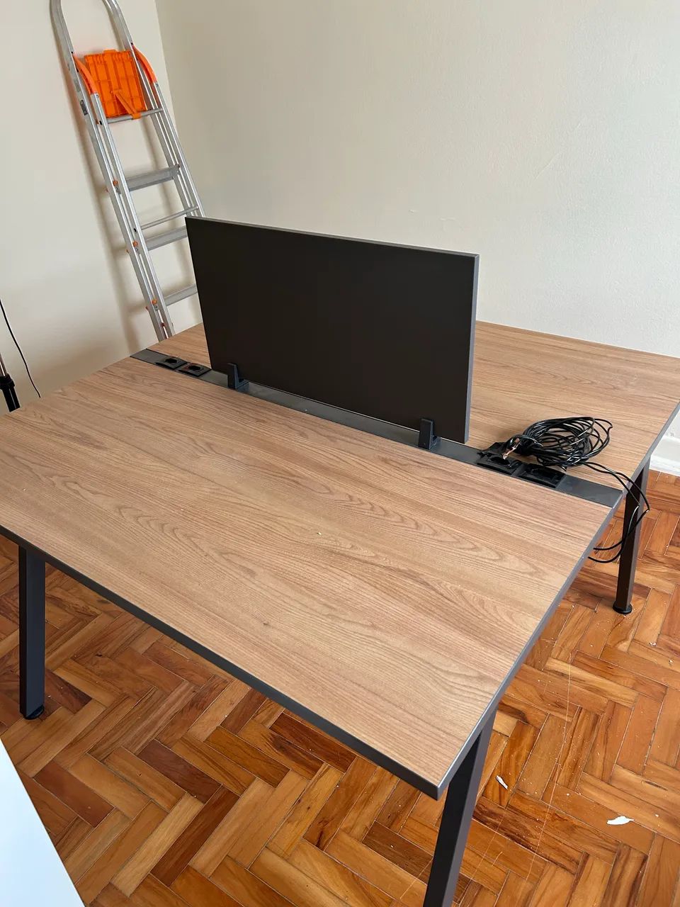 Mesa de Escritório TOKSTOK