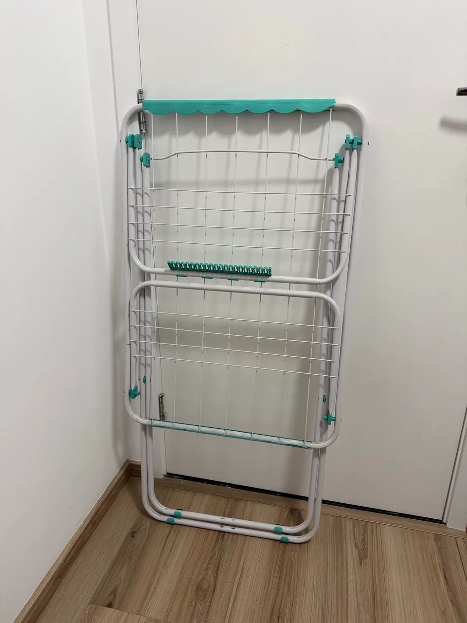 Varal de Chão Dobrável - Compacto e Prático - Foto 2