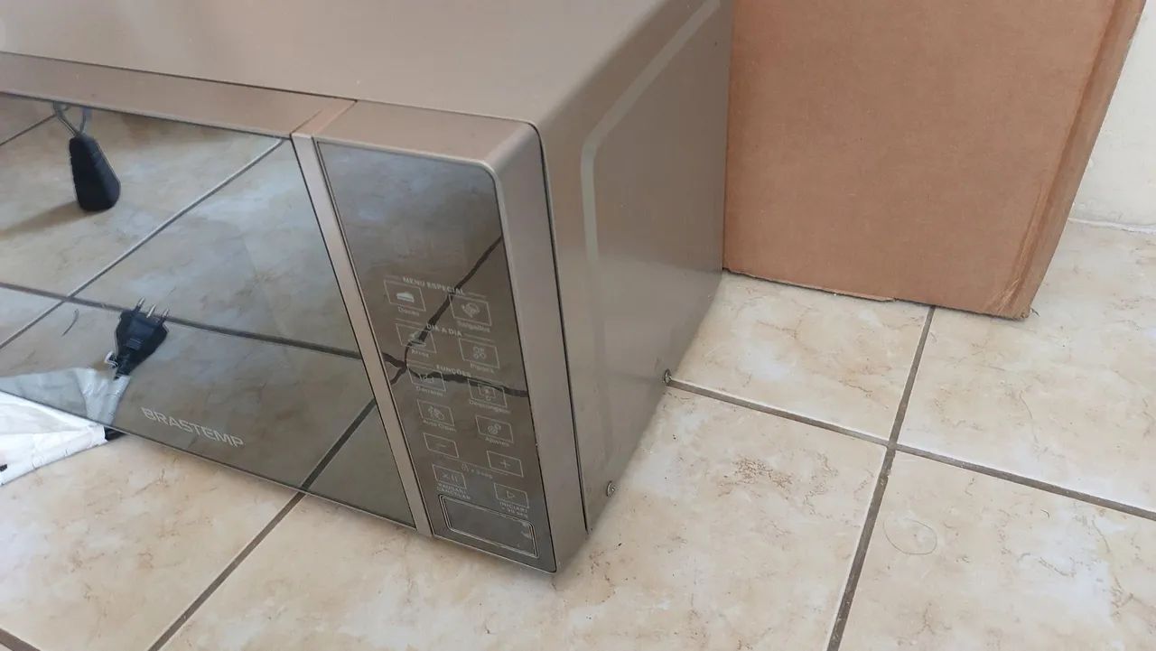 Microondas Brastemp espelhado 20 litros  - Foto 2