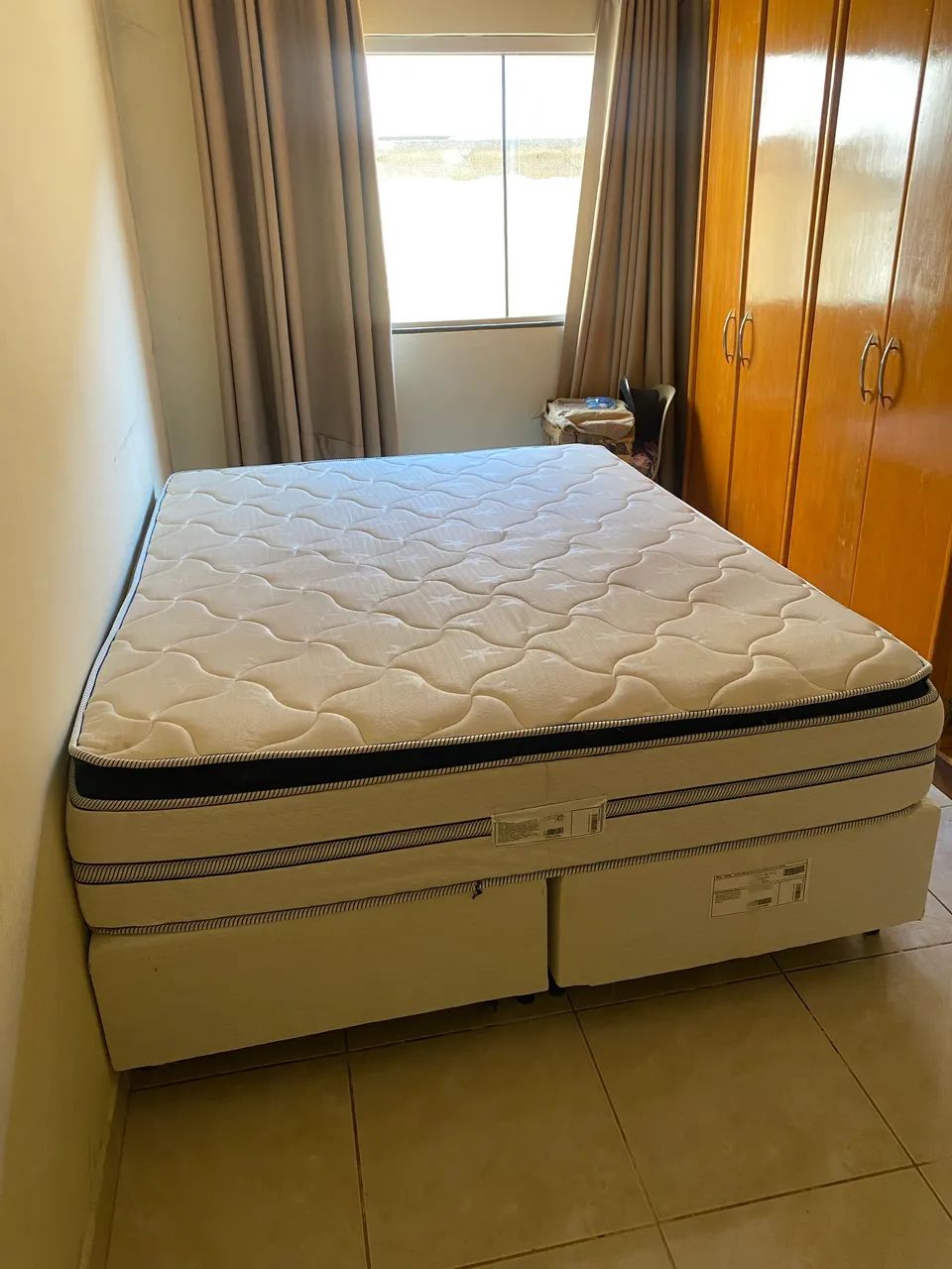 Cama queen diamond blue - usada 