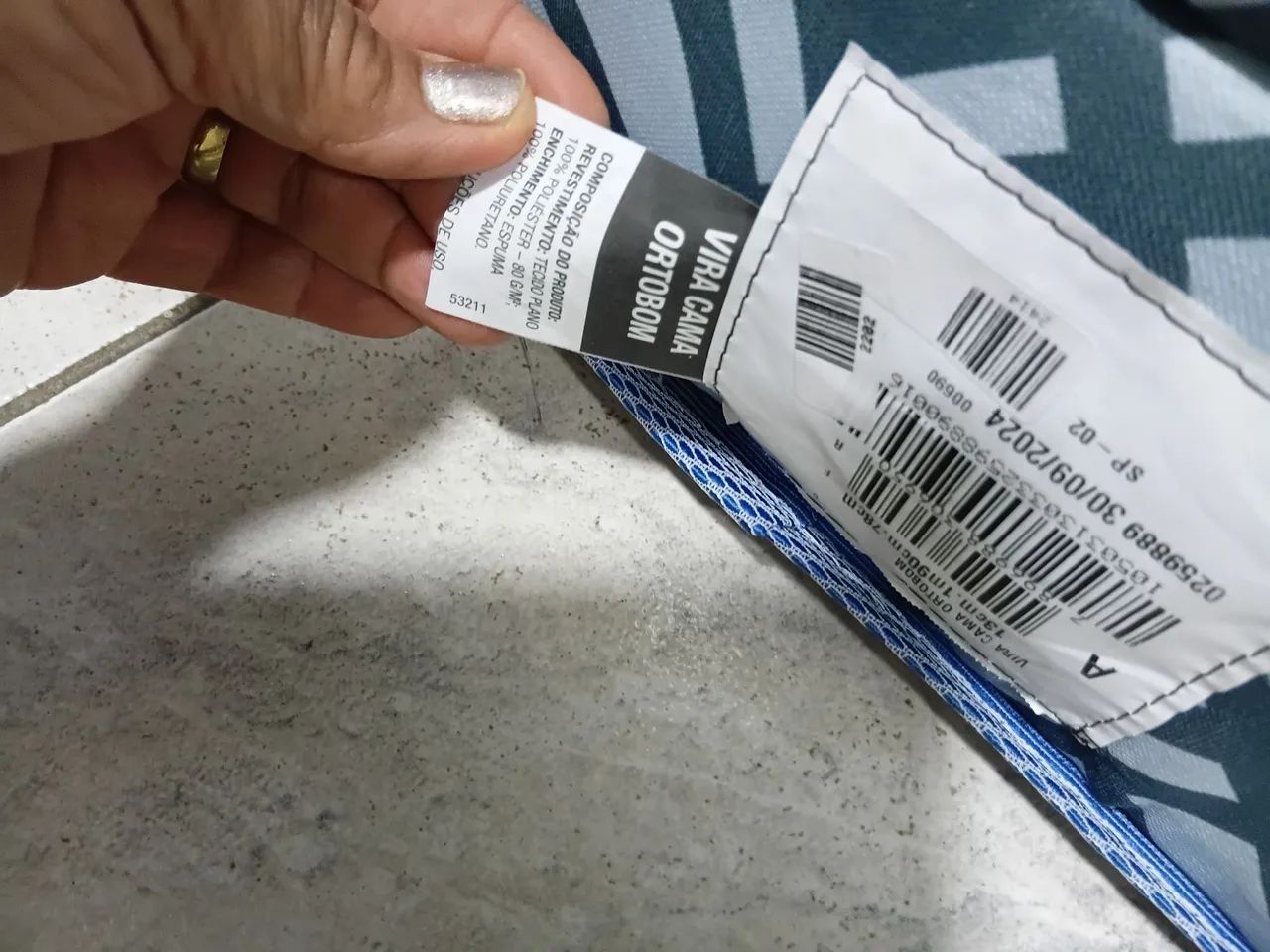 Vendo dois colchão multiuso,serve como cama e sofá puf. - Foto 4