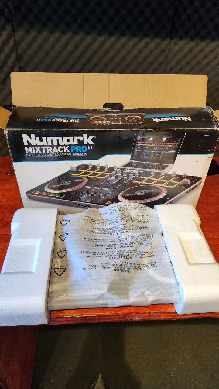 Controladora DJ Numark Mixtrack Pro II - Foto 4