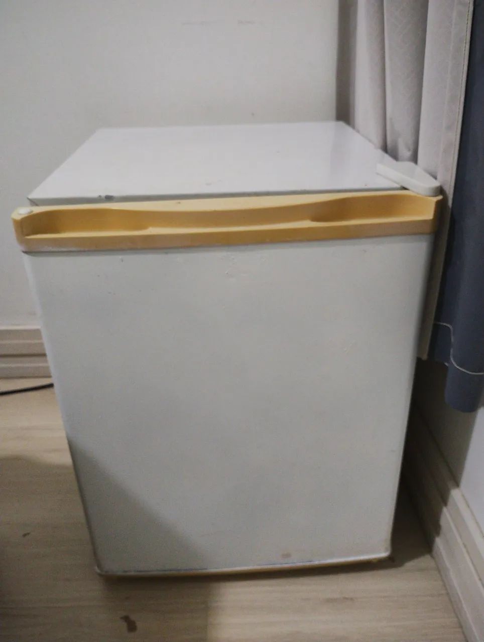 Frigobar 50 l..marca eterny 