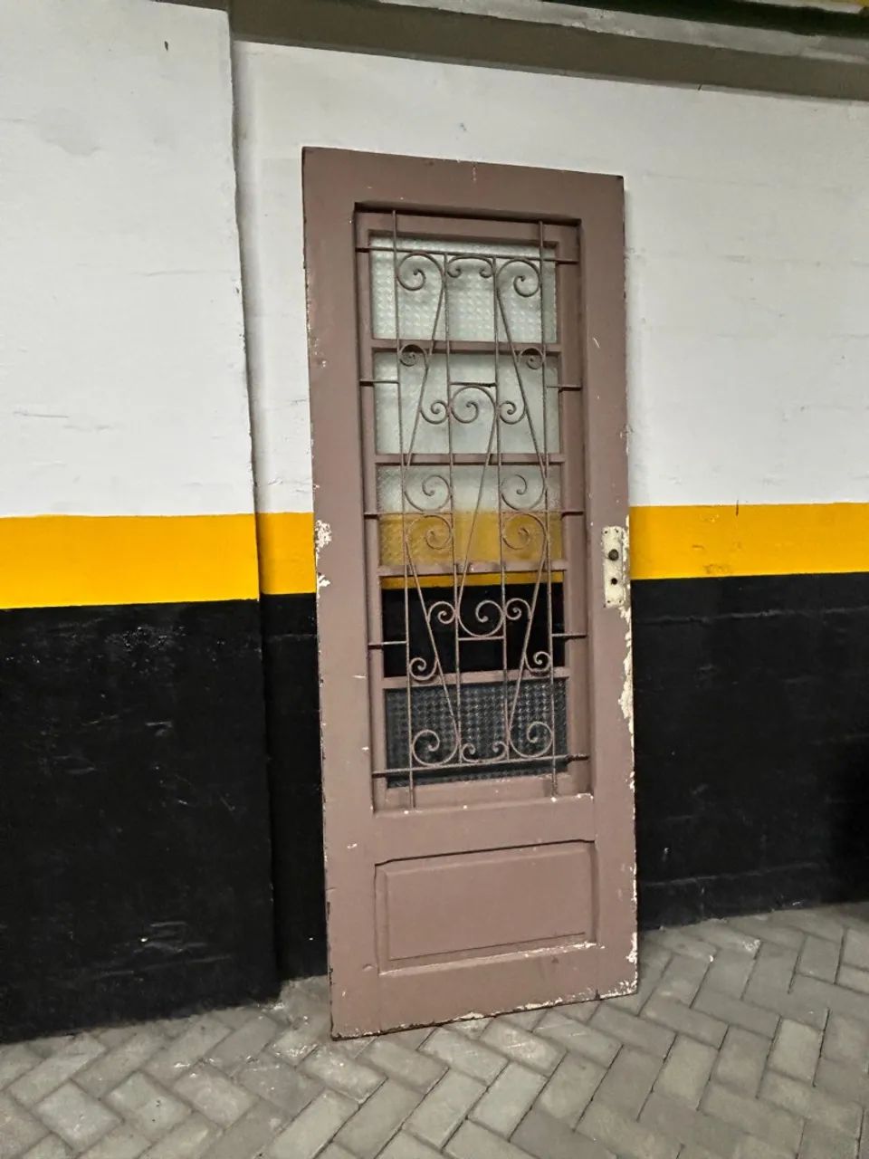 Porta com Postigo - Madeira maciça  - Foto 4