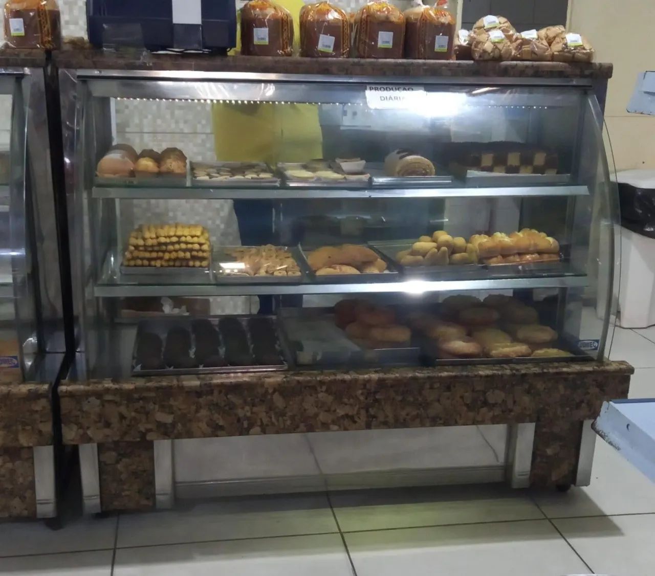 Vendo duas balcões de padaria muito top !!