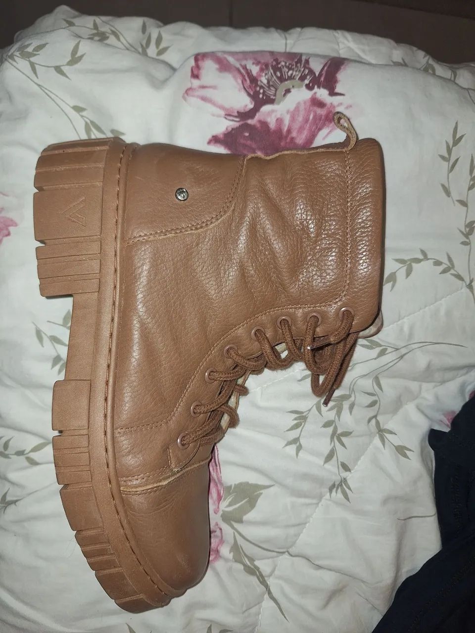 Bota couro legitimo caramelo 