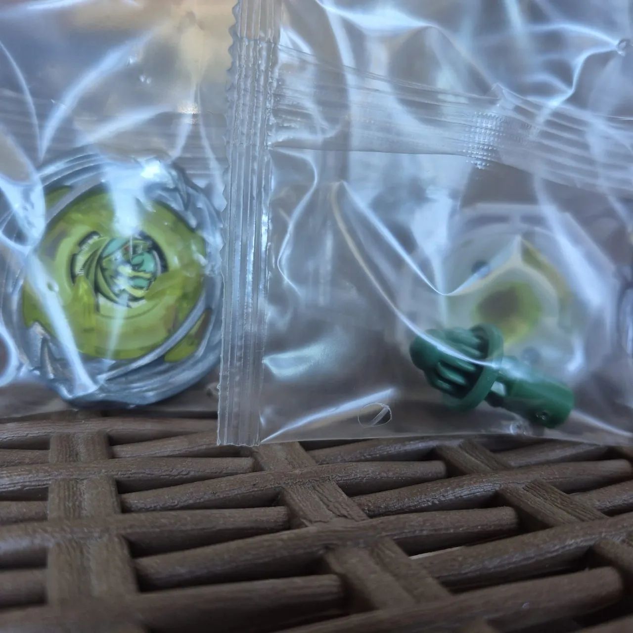 Beyblade X - UX-21 Hover Wyvern 8-80 B - Foto 2