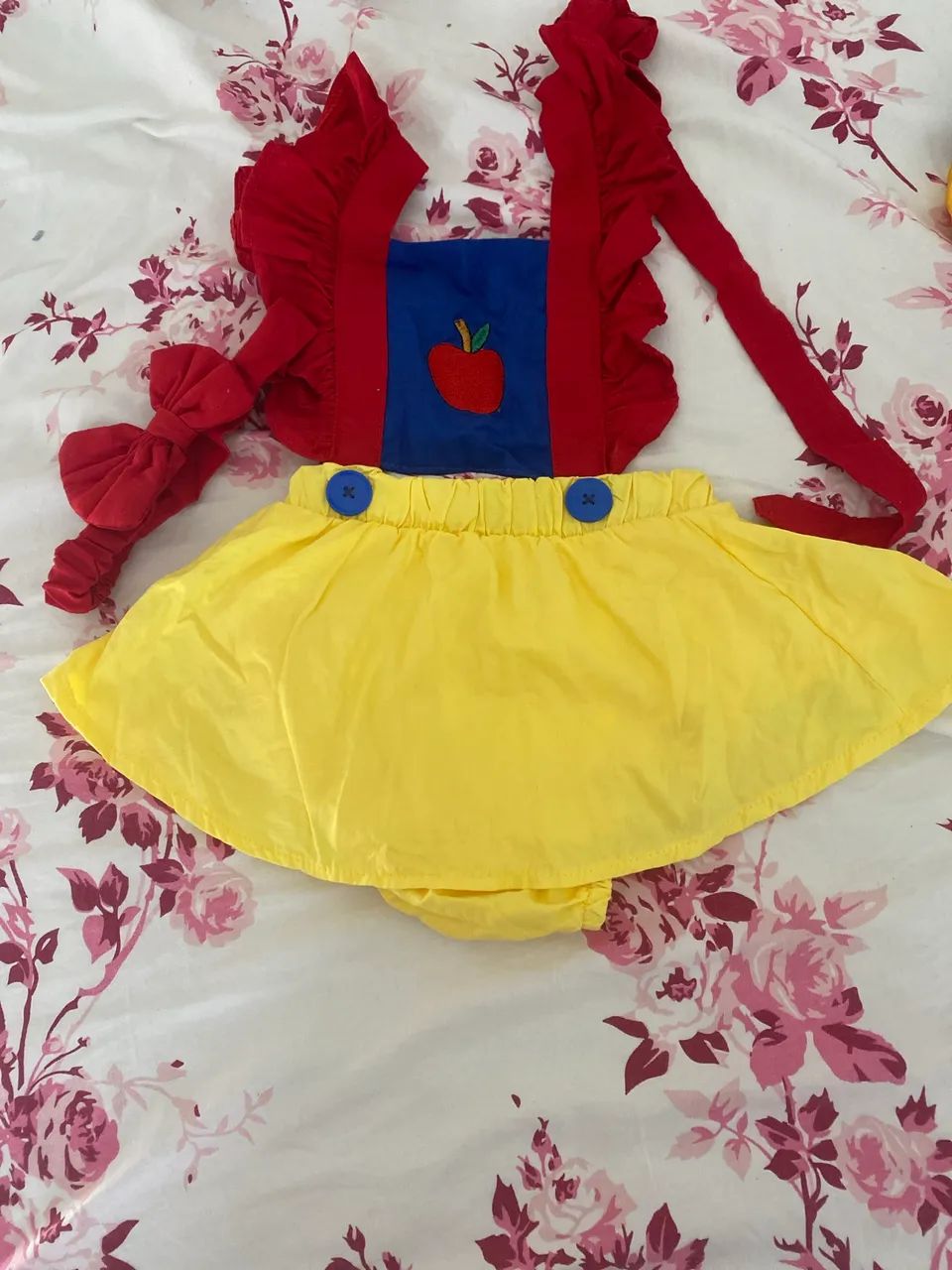 Roupas de mesversario 