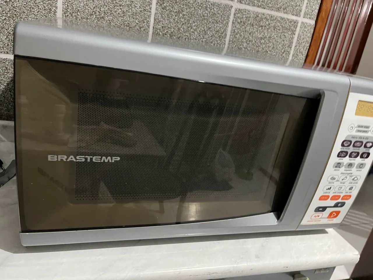 Microondas Brastemp 30 litros bem conservado  - Foto 4