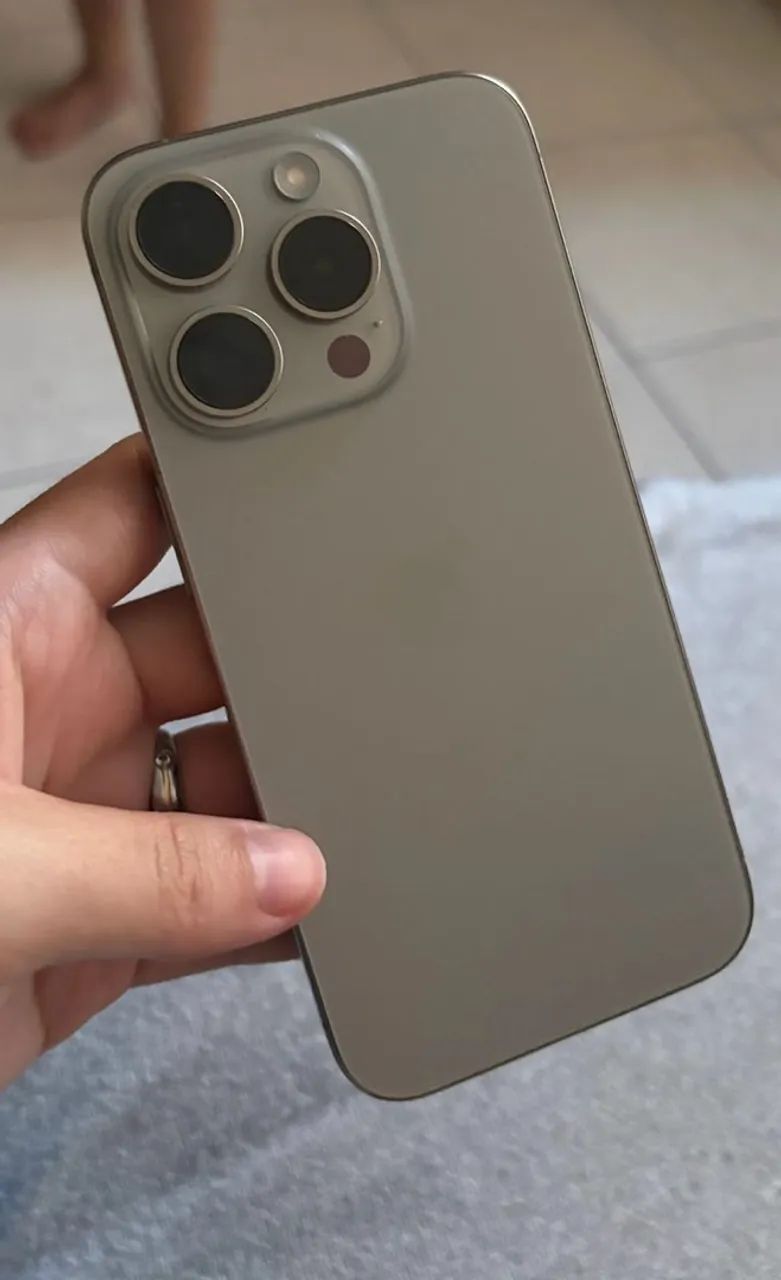 iPhone 15 pro  - Foto 2