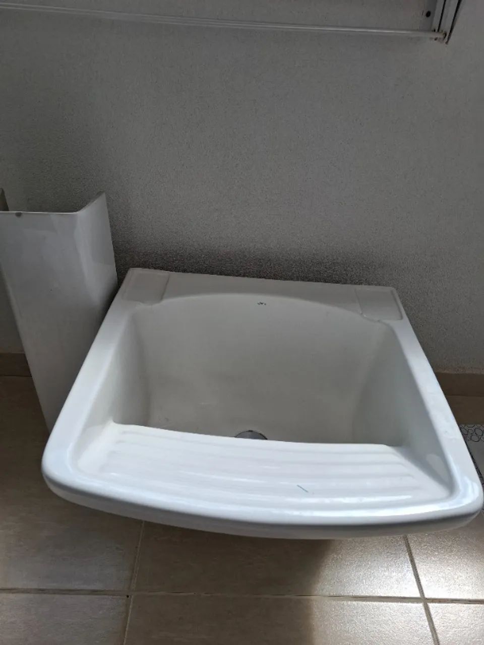 Tanque de Louça com coluna, válvula e kit de parafusos  - Foto 3