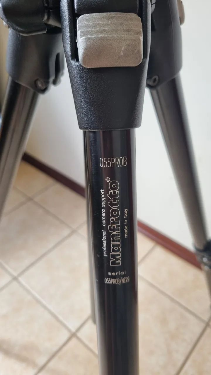 Tripé manfrotto 055pro