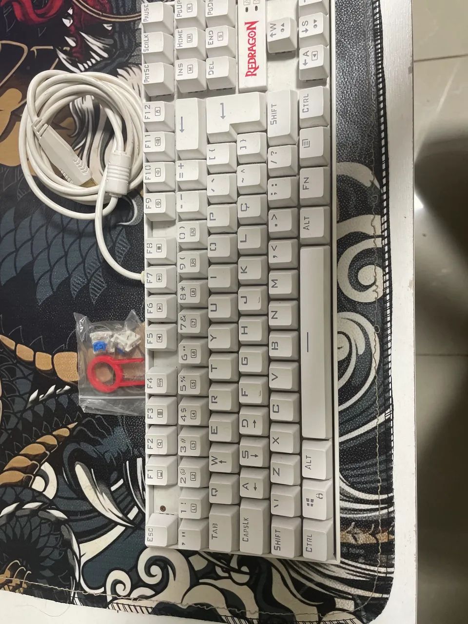 Teclado redragon kumara led vermelha - Periféricos e Acessórios de