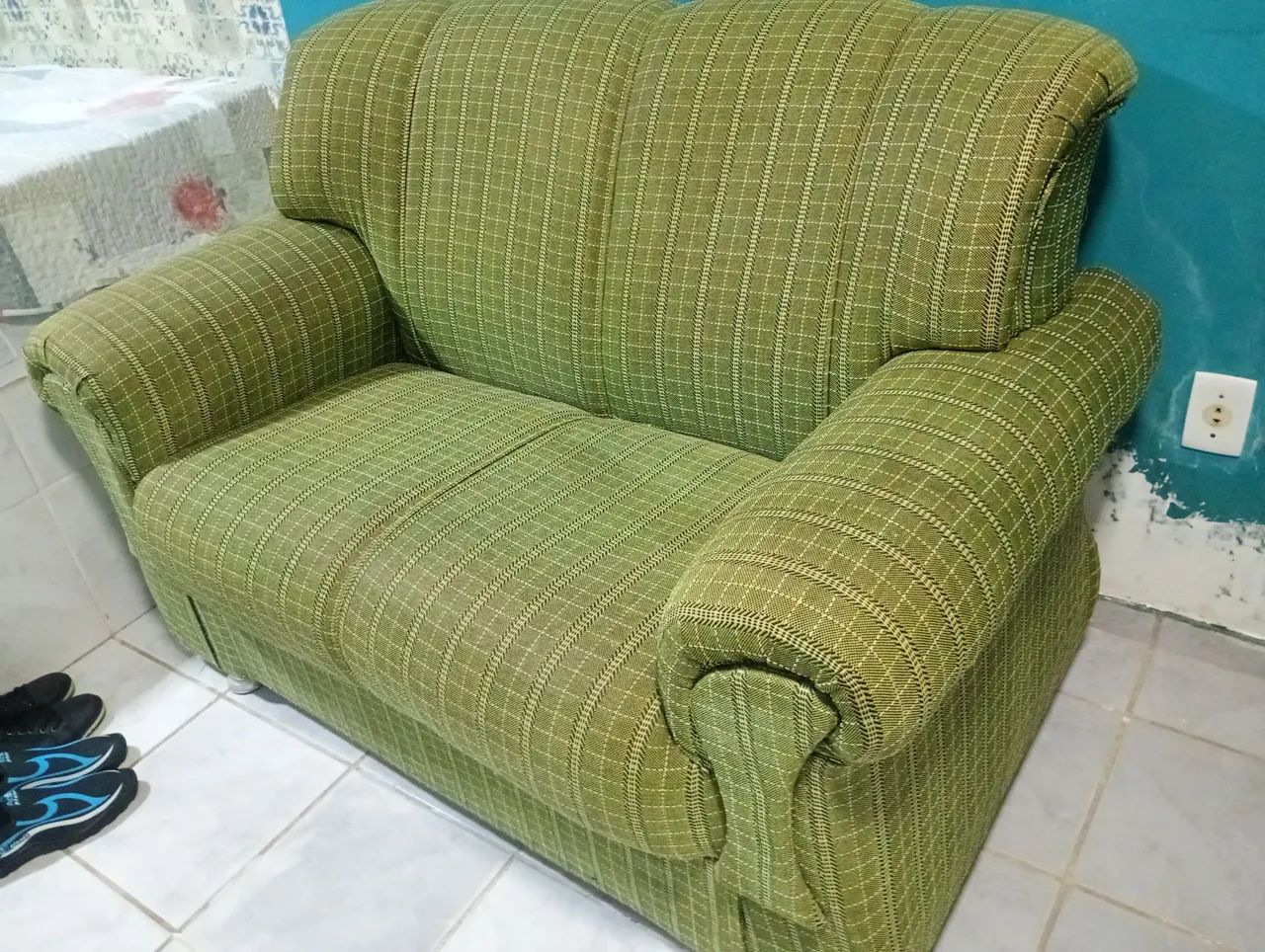 Sofa dois lugares em bom estado de uso  - Foto 2