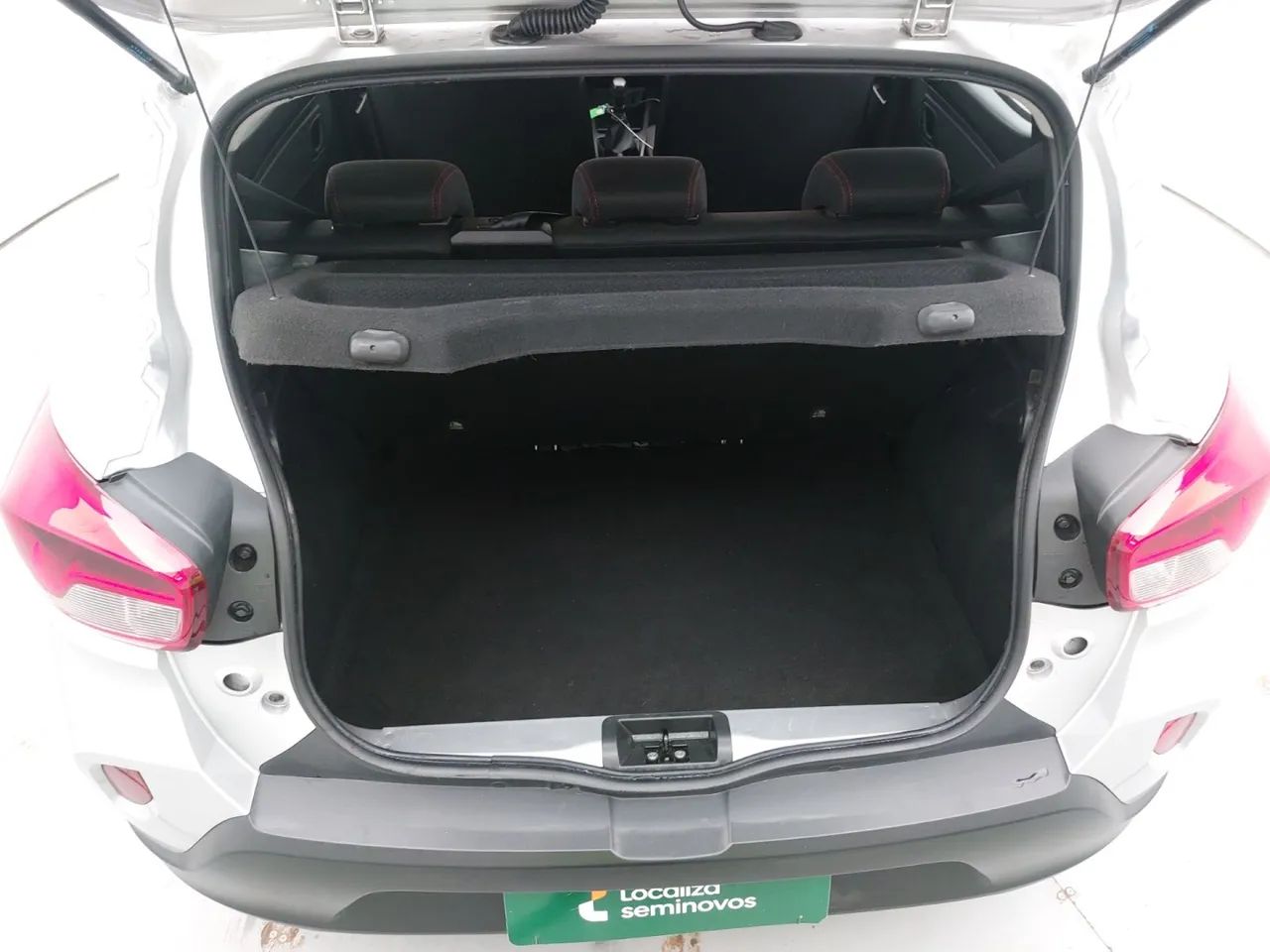 Renault Kwid 1.0 Zen, foto 9 de 18