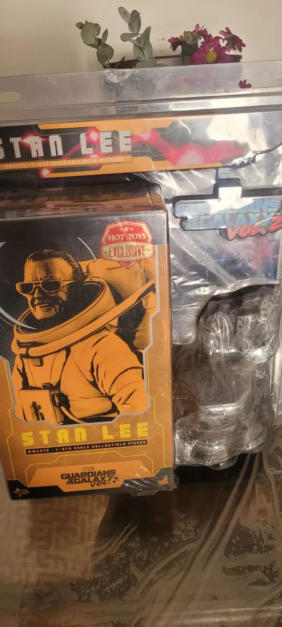 Vendo Hot toys Stan lee - Foto 2
